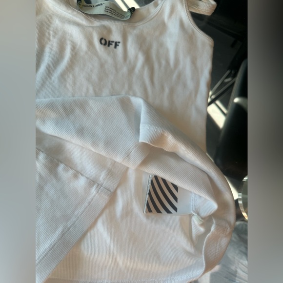 Off white fitted tank top - Picture 1 of 4